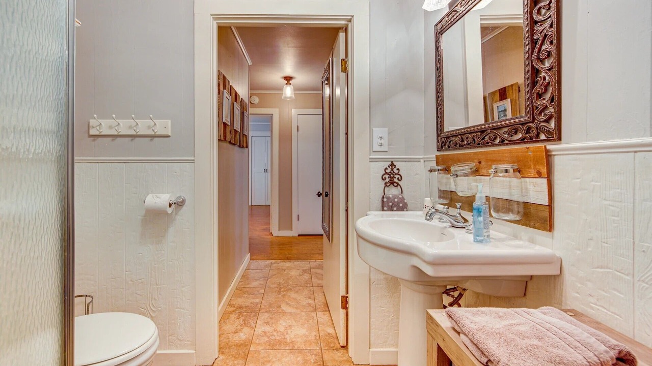 Photo of Bathroom in Jefferson