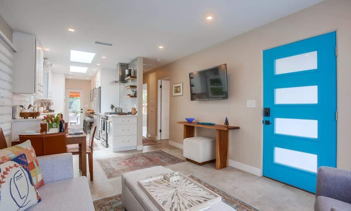 Photo of Livingroom in Beach Barber Tract