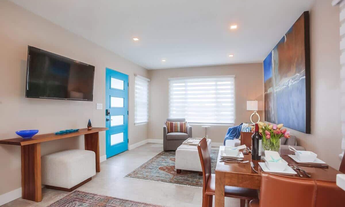 Photo of Livingroom in Beach Barber Tract
