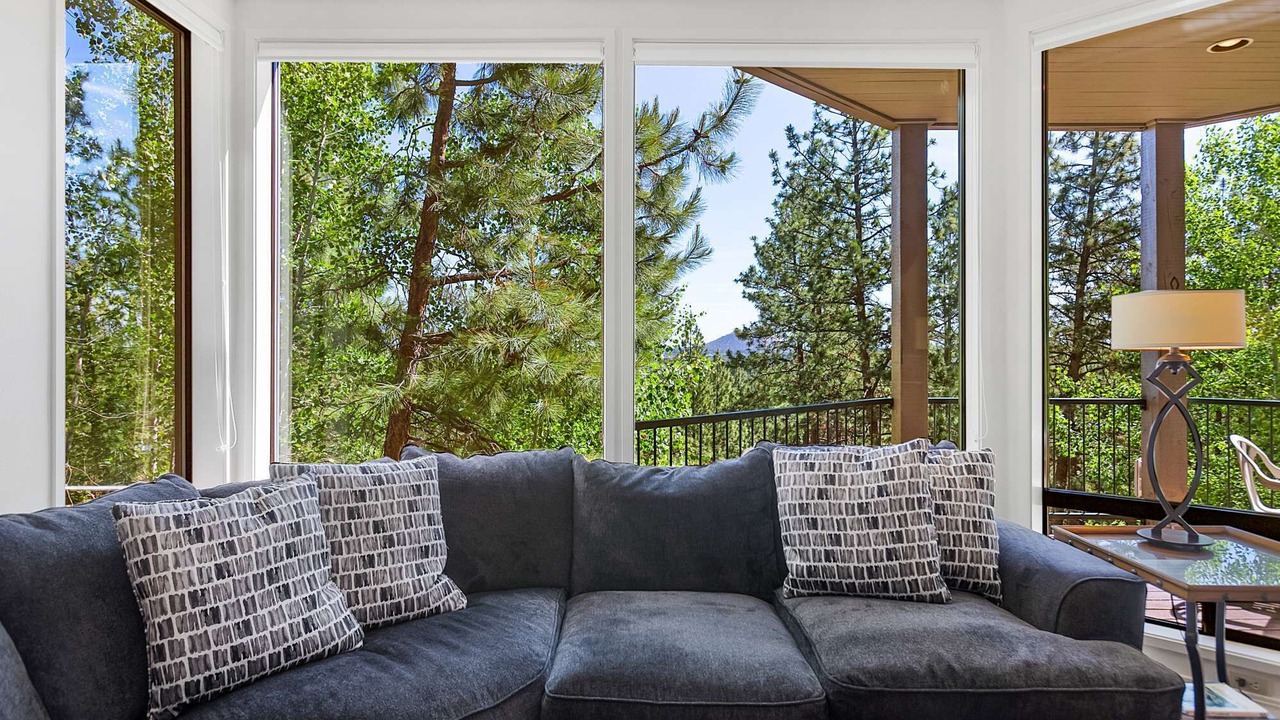 Photo of Livingroom in Century West