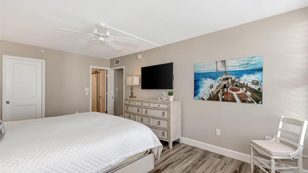 Photo of Bedroom in Golden Beach