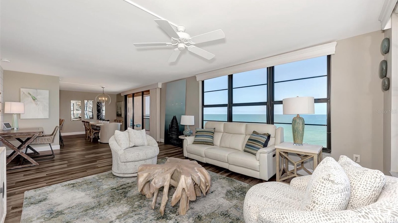 Photo of Livingroom in Golden Beach