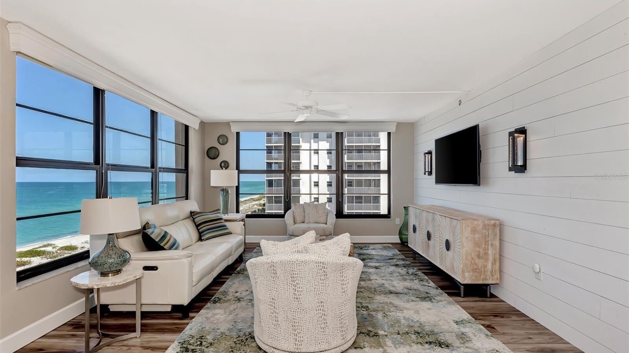 Photo of Livingroom in Golden Beach