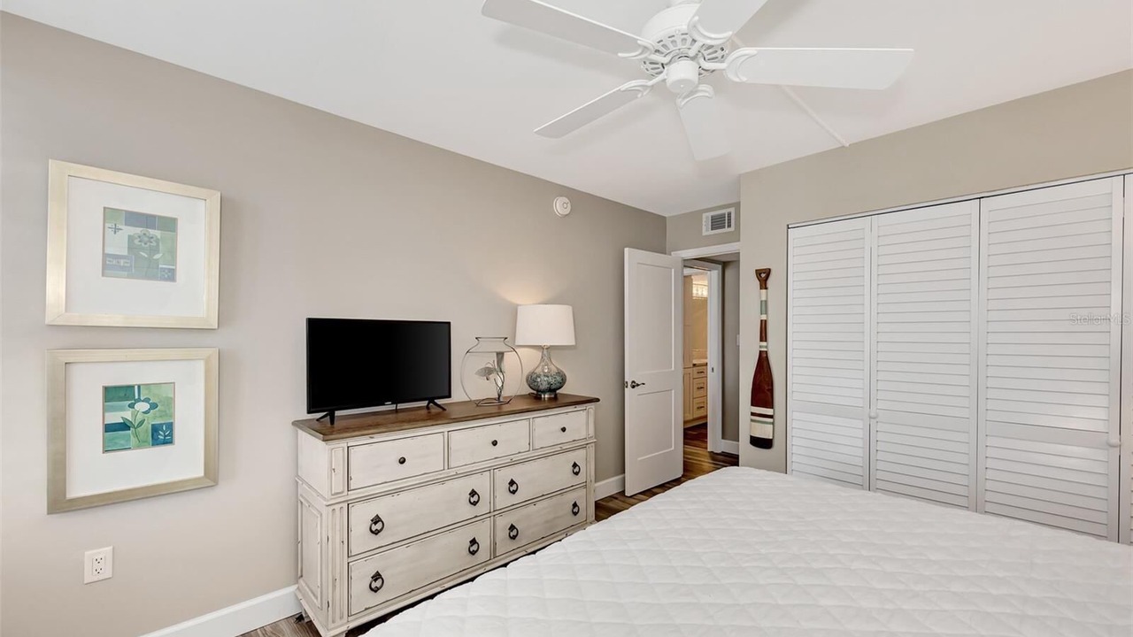 Photo of Bedroom in Golden Beach