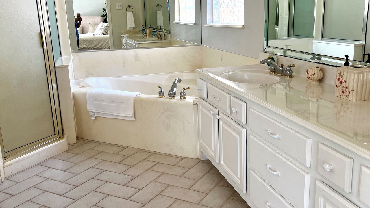 Photo of Bathroom in Friendswood