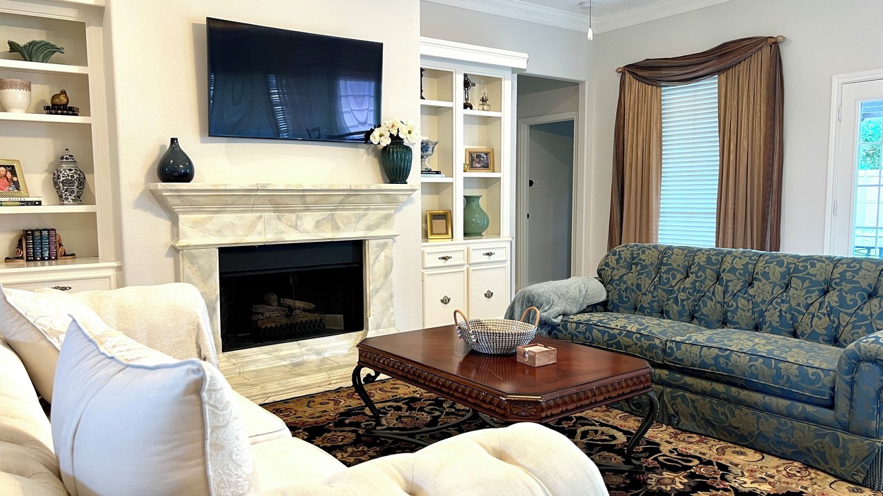 Photo of Livingroom in Friendswood