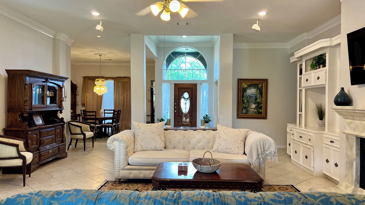 Photo of Livingroom in Friendswood