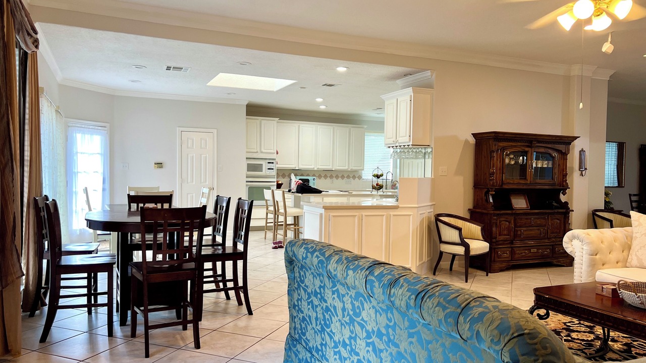 Photo of Livingroom in Friendswood