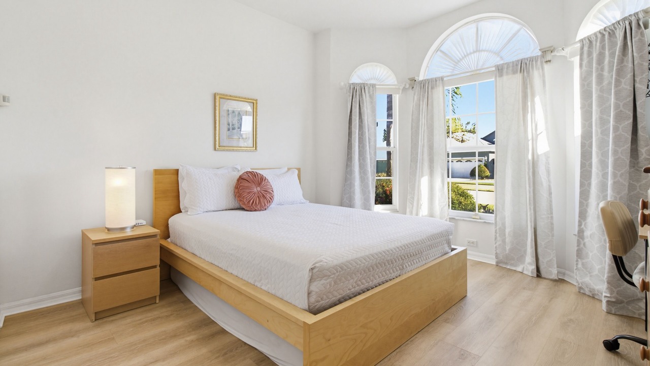 Photo of Bedroom in Crescent Lakes