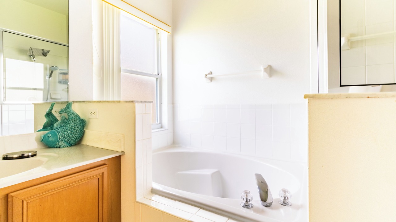 Photo of Bathroom in Crescent Lakes