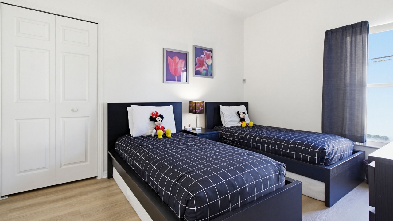 Photo of Bedroom in Crescent Lakes