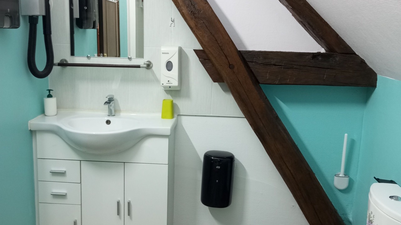 Photo of Bathroom in Saint-Fargeau