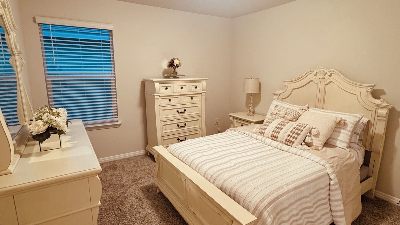 Photo of Bedroom in Manor