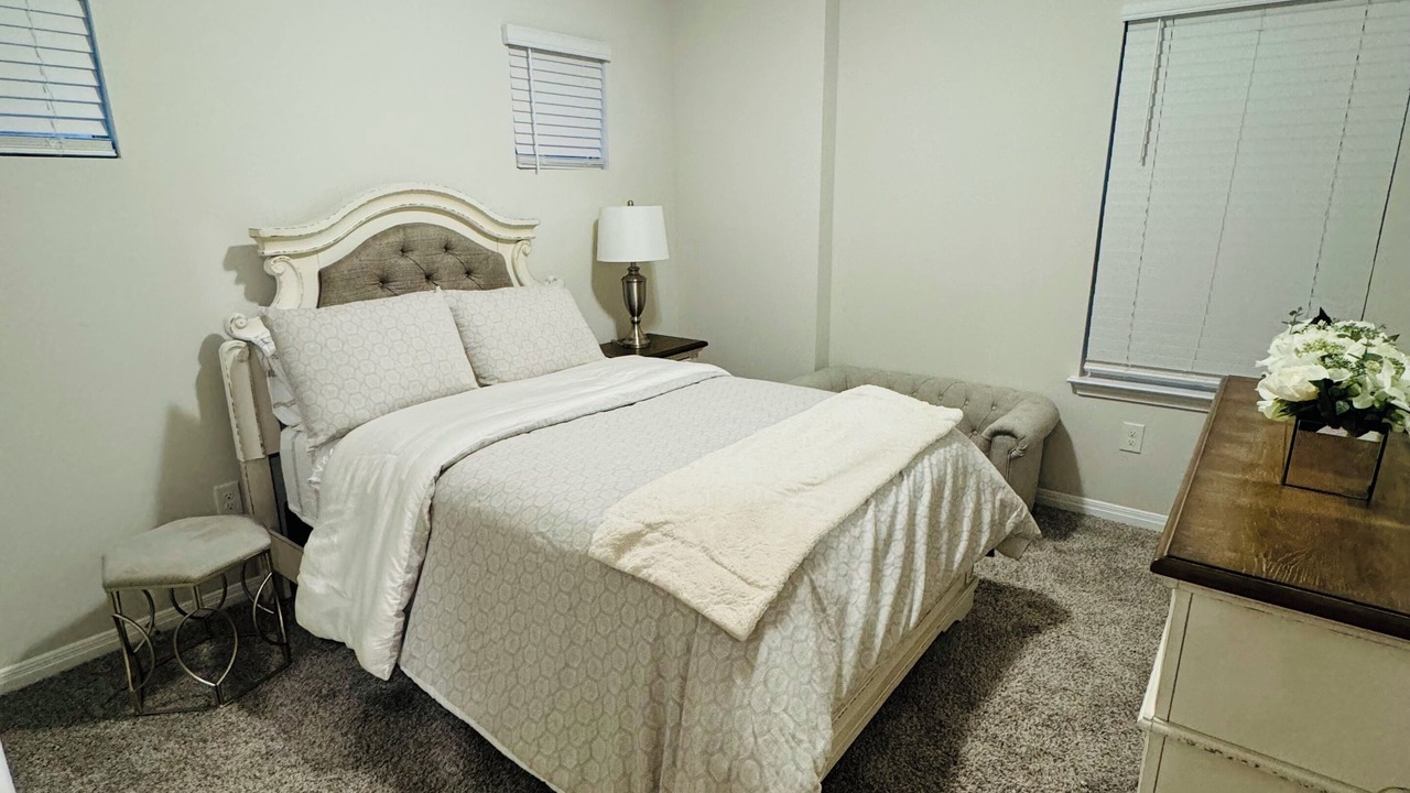 Photo of Bedroom in Manor