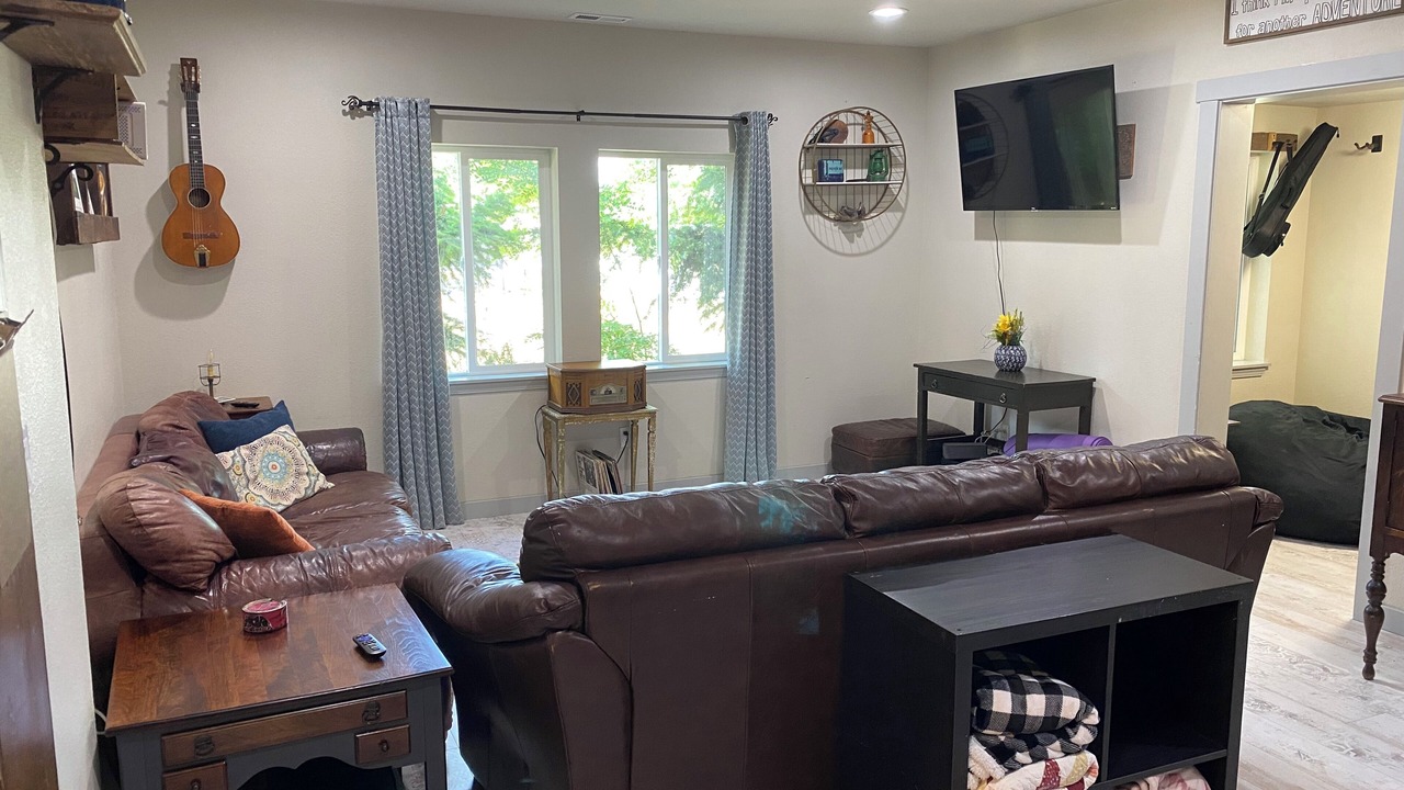 Photo of Livingroom in Rainier