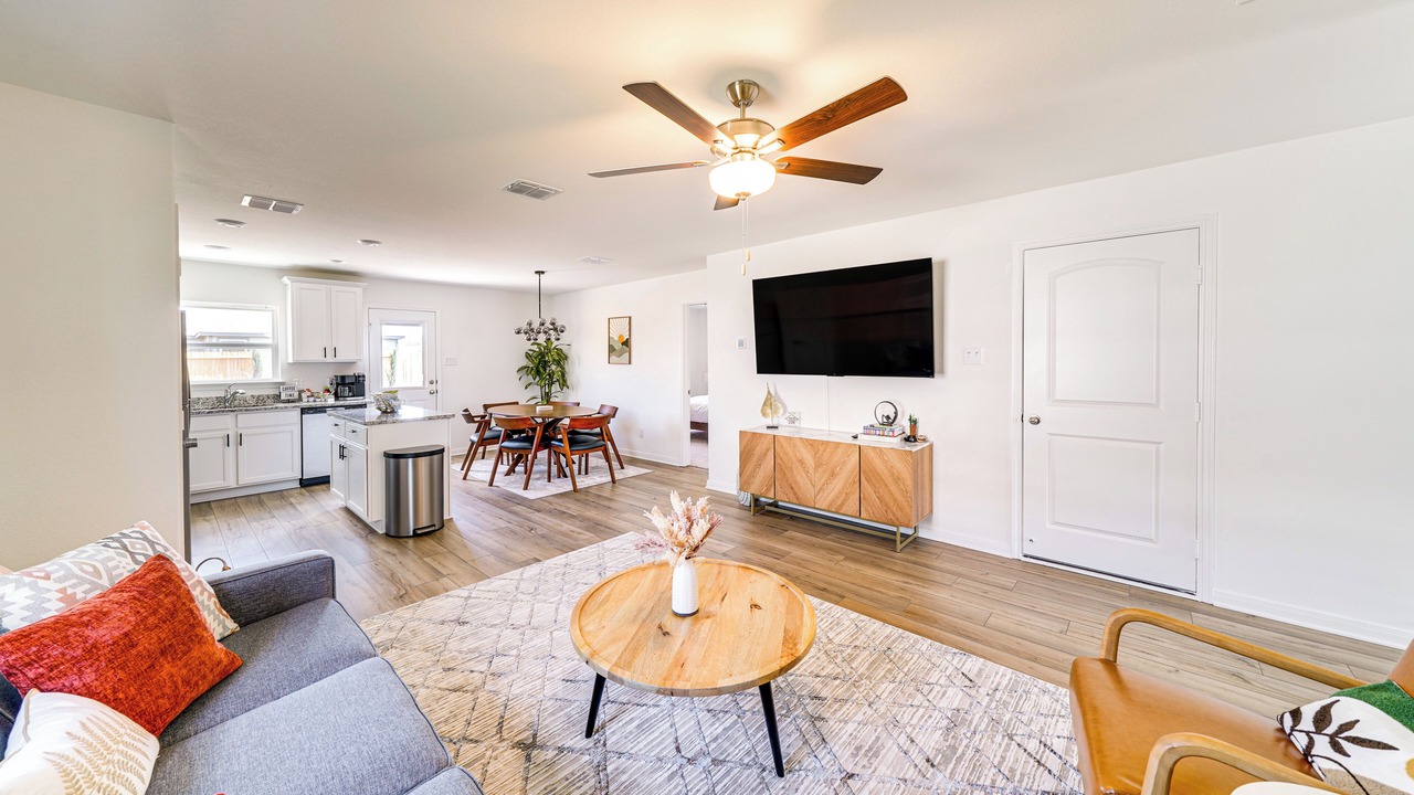 Photo of Livingroom in Medina Valley