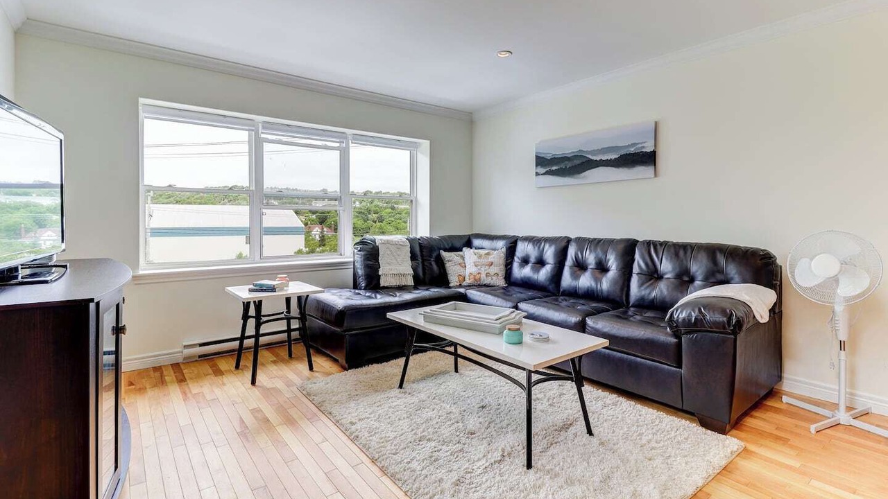 Photo of Livingroom in Waterford Valley