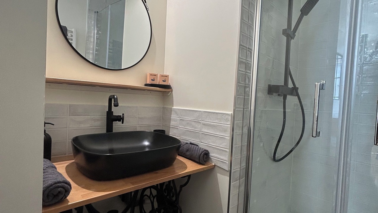 Photo of Bathroom in Castelnaudary