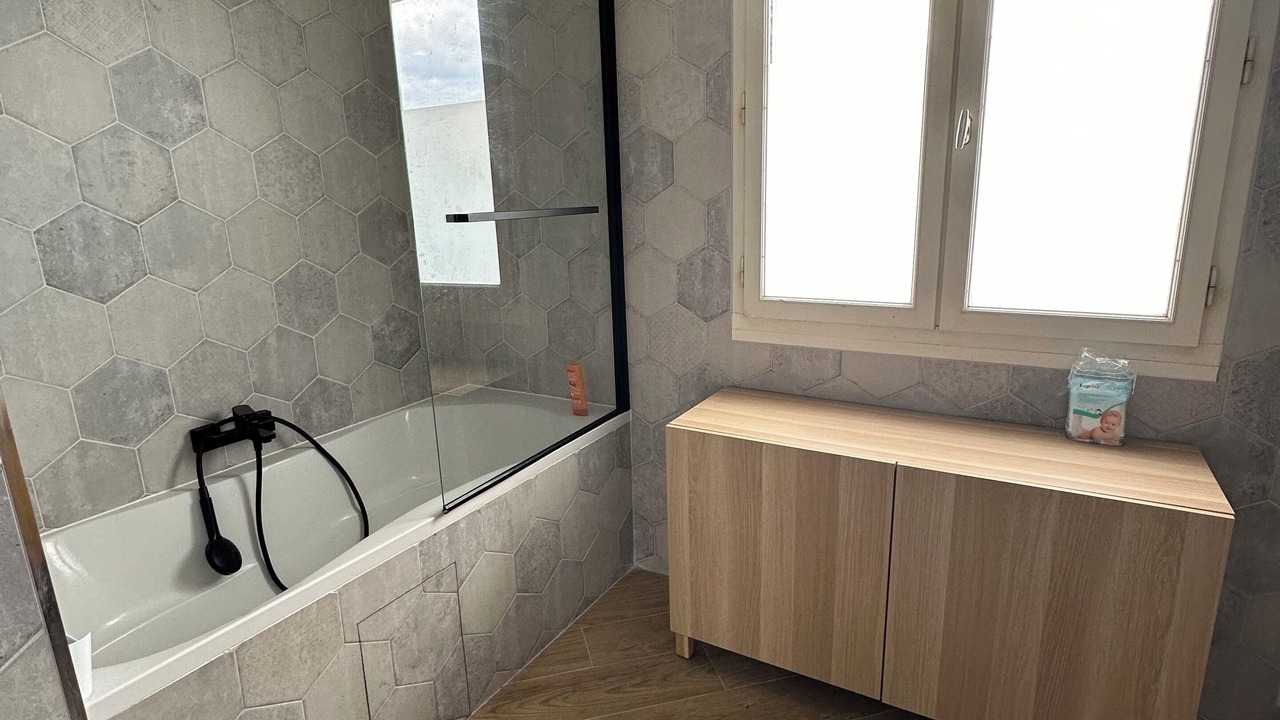 Photo of Bathroom in Bazemont