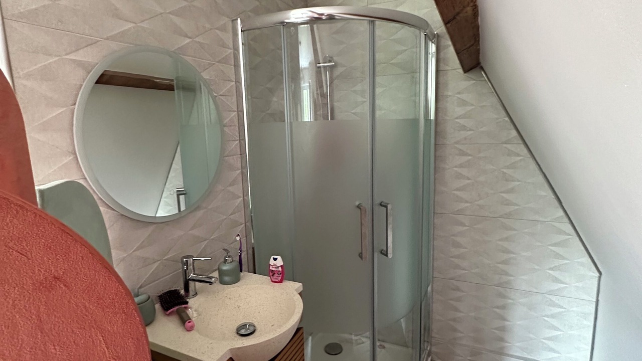 Photo of Bathroom in Bazemont
