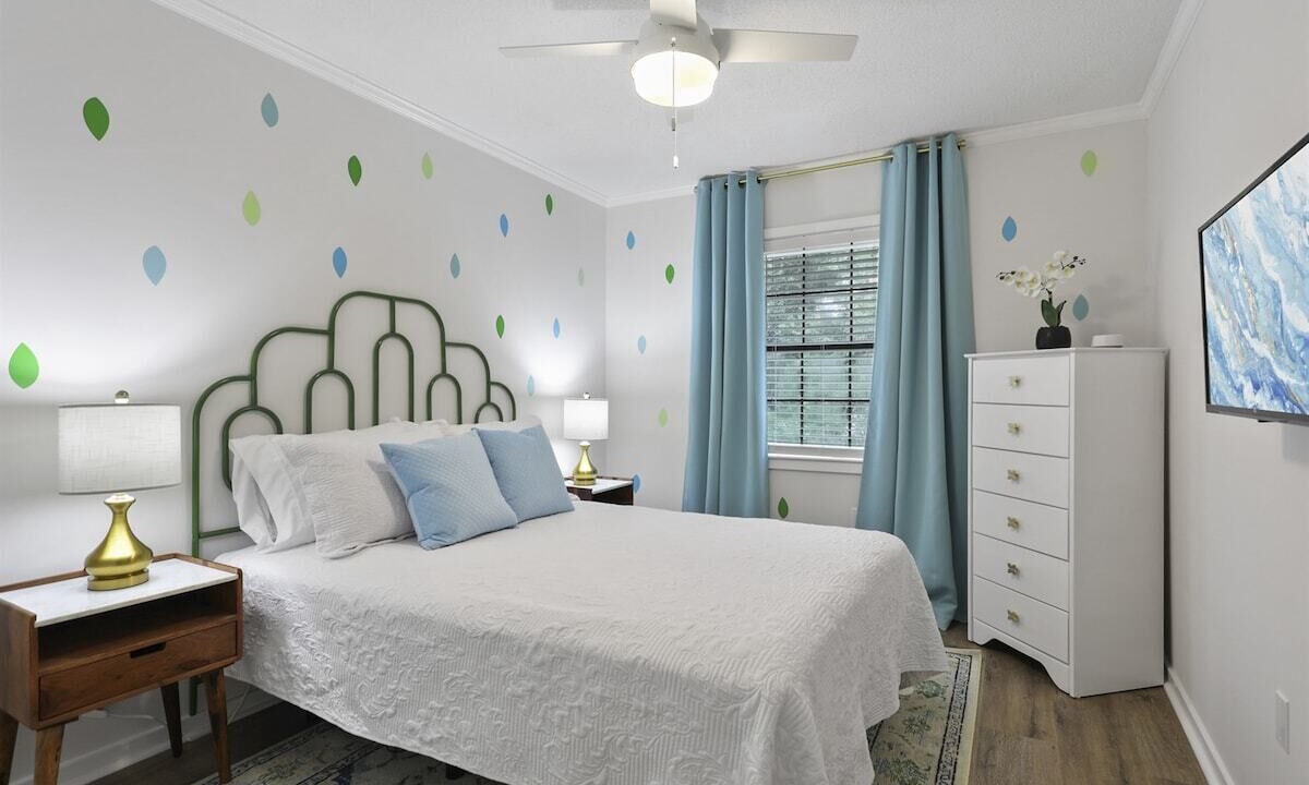 Photo of Others in Thunderbolt