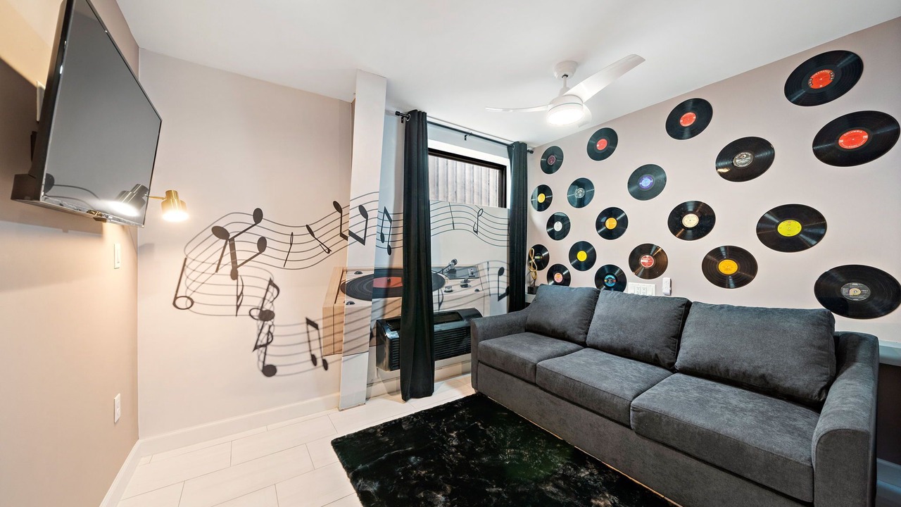 Photo of Livingroom in South Central Houston