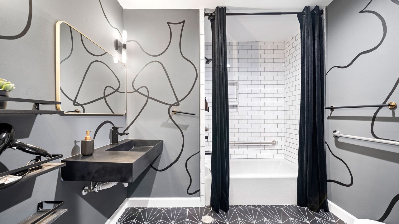 Photo of Bathroom in South Central Houston