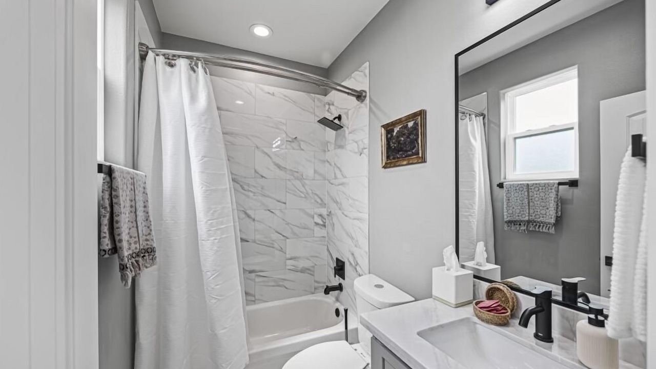 Photo of Bathroom in Greater Third Ward