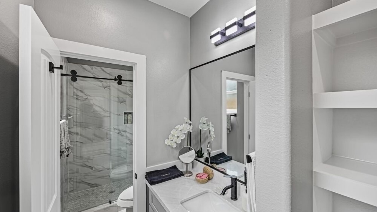 Photo of Bathroom in Greater Third Ward