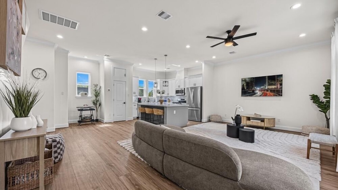 Photo of Livingroom in Greater Third Ward