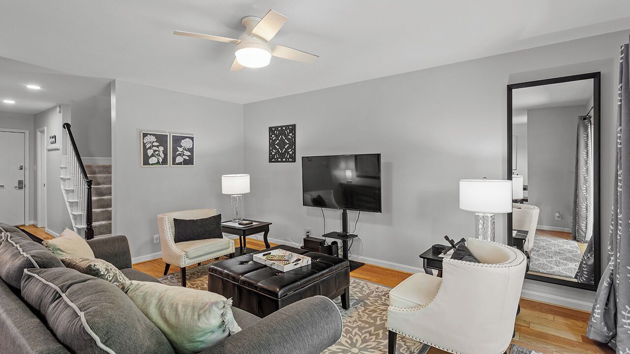 Photo of Livingroom in Meredith Woods