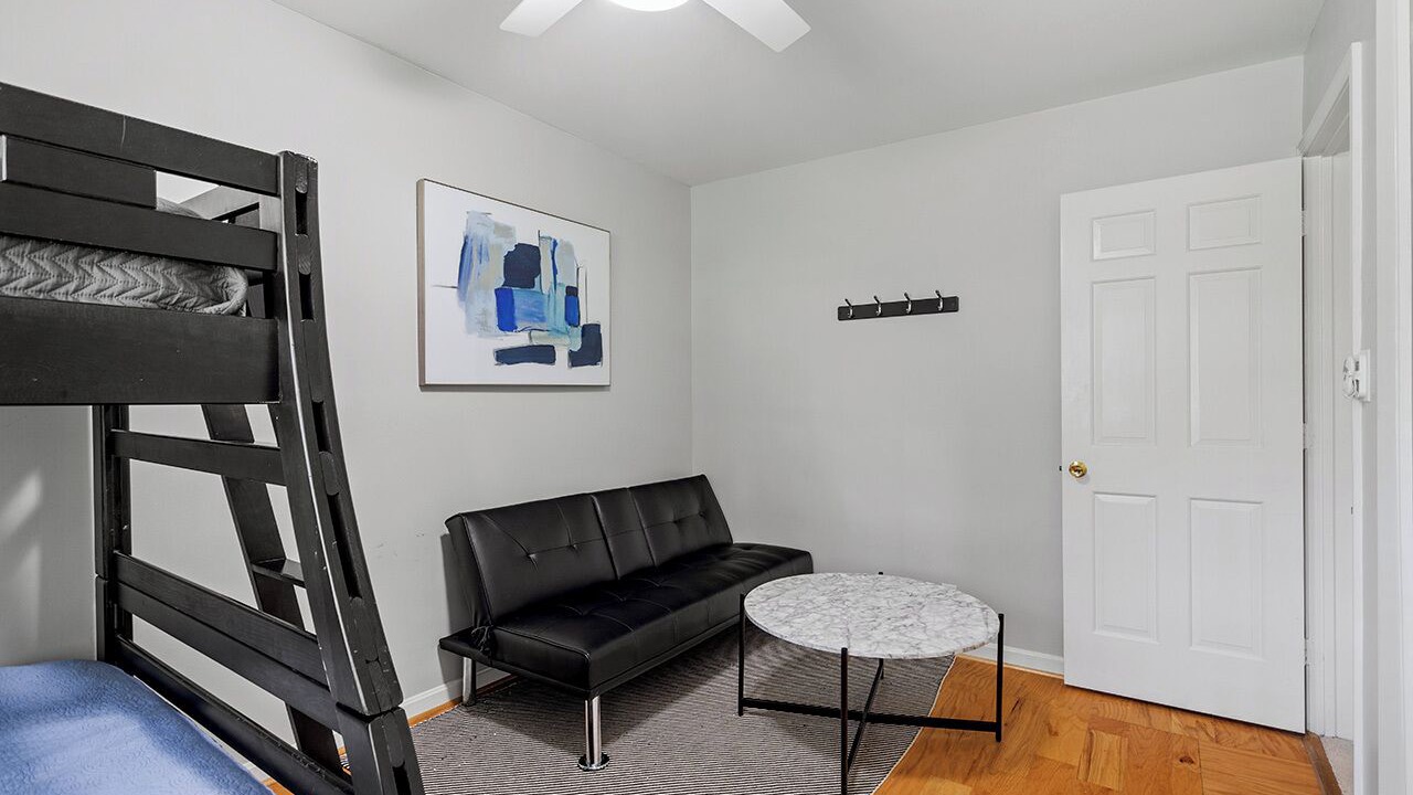 Photo of Livingroom in Meredith Woods
