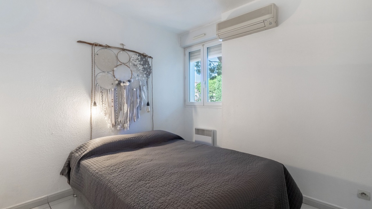 Photo of Bedroom in Les Hauts de Canet