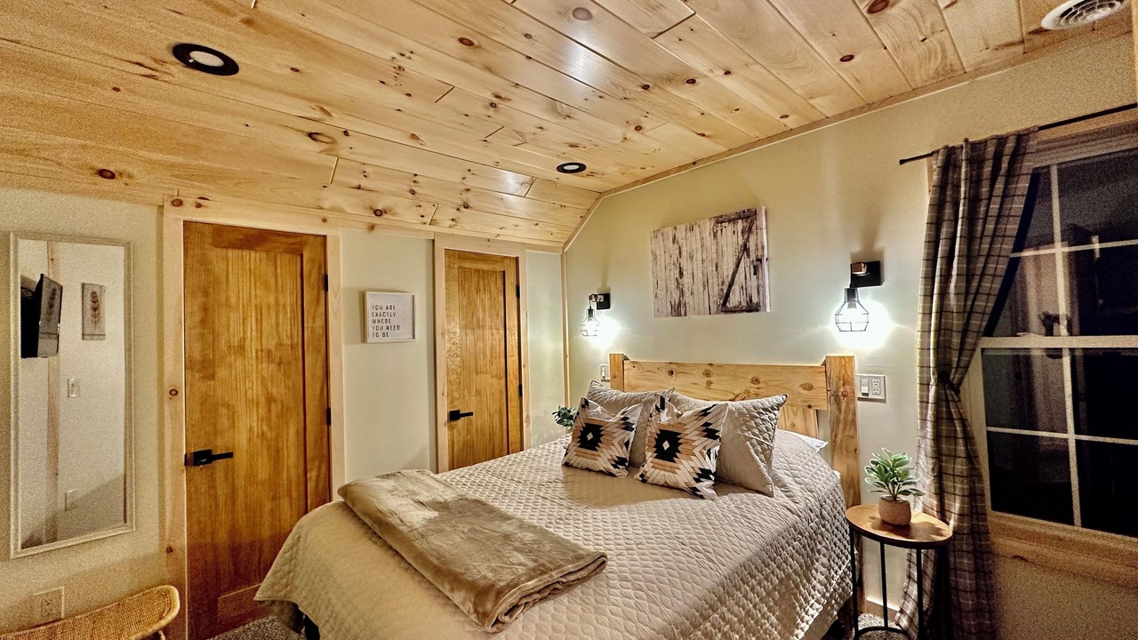 Photo of Bedroom in Town of Webb