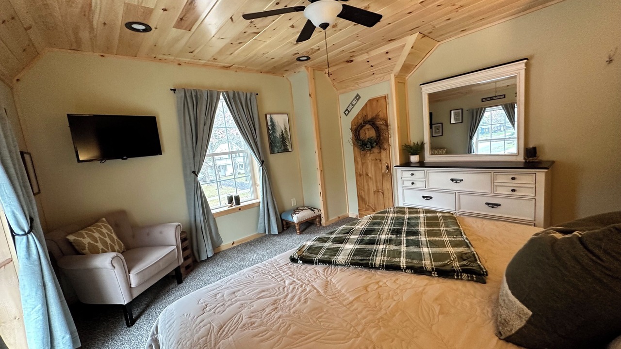 Photo of Bedroom in Town of Webb