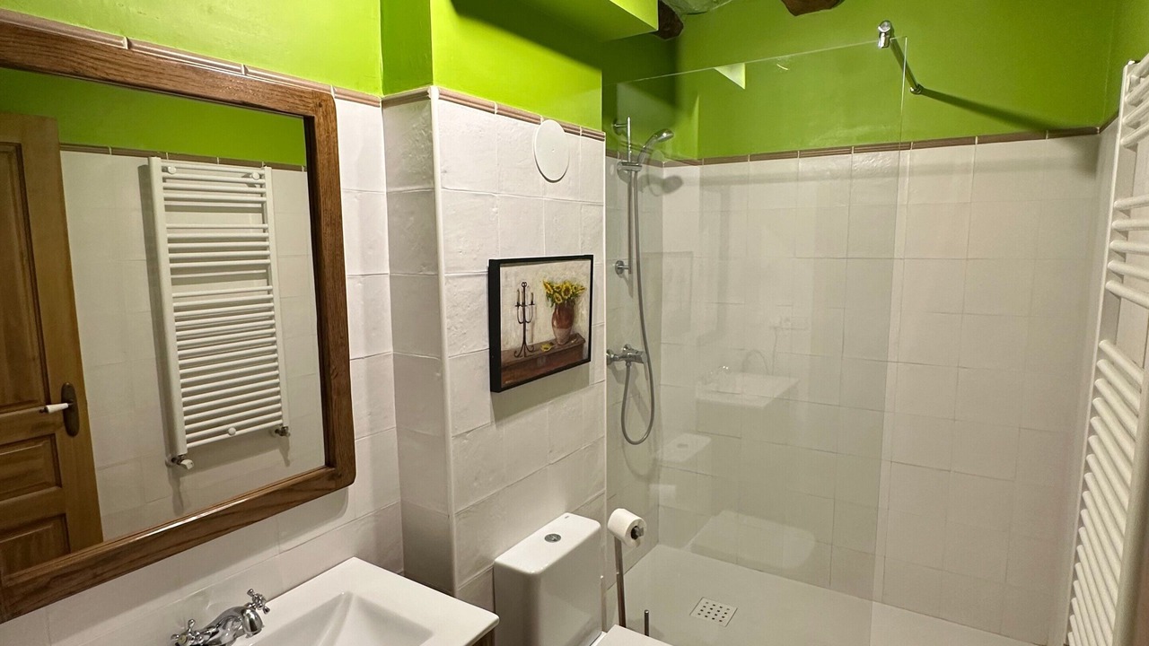 Photo of Bathroom in Lerin