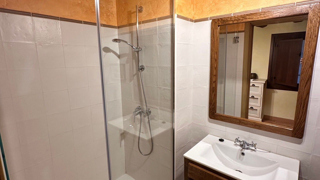Photo of Bathroom in Lerin