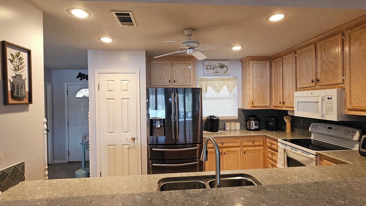 Photo of Kitchen in Hilltop Lakes