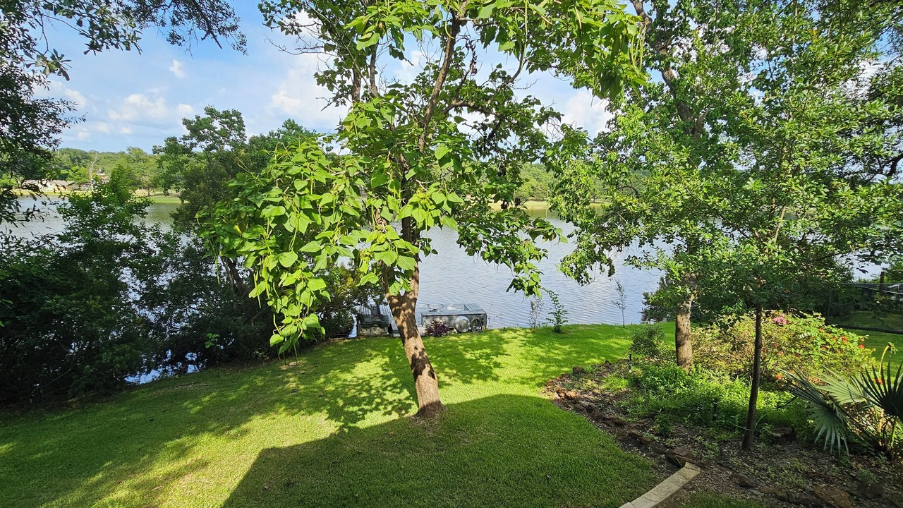 Photo of Outdoor in Hilltop Lakes