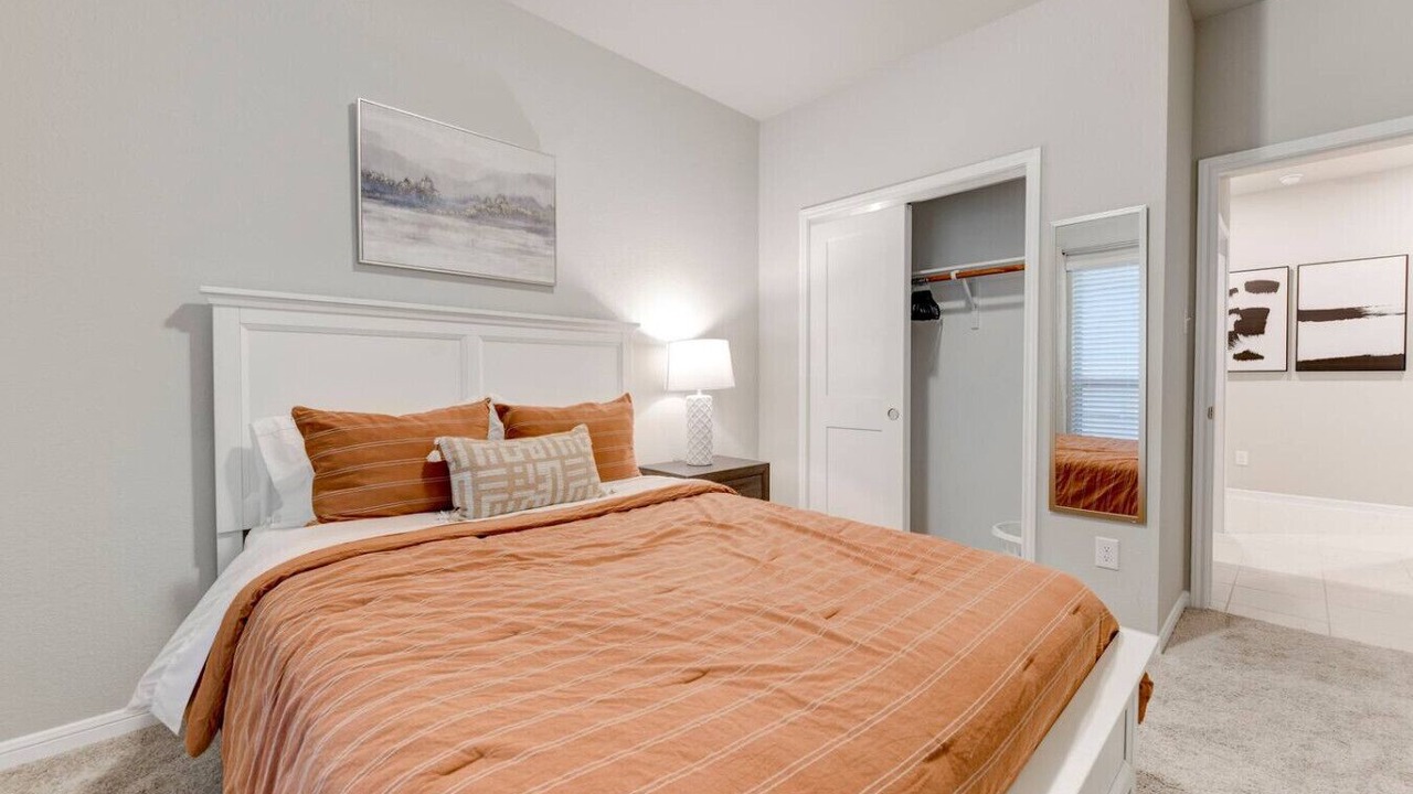 Photo of Bedroom in Leon Junction