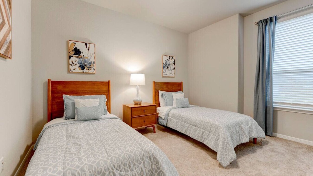 Photo of Bedroom in Leon Junction