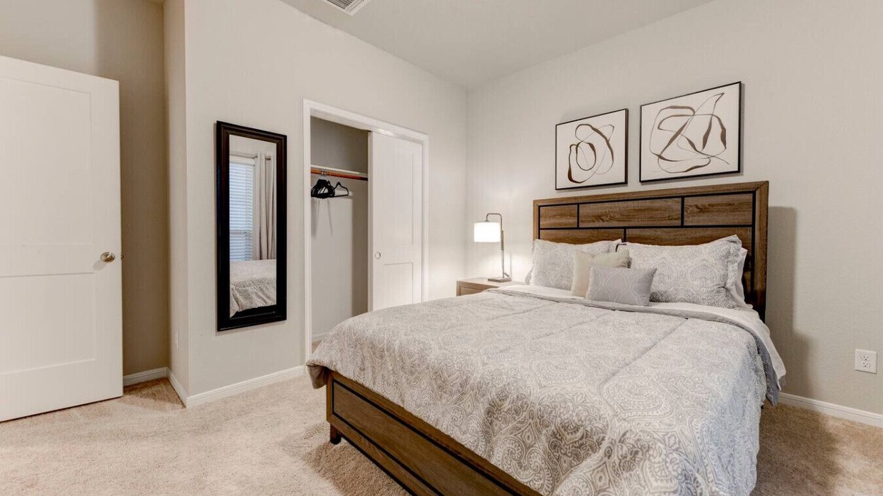 Photo of Bedroom in Leon Junction