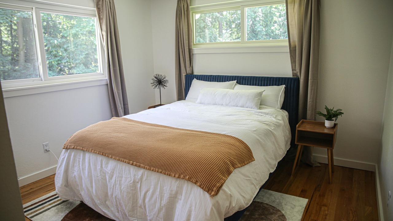 Photo of Bedroom in Innis Arden