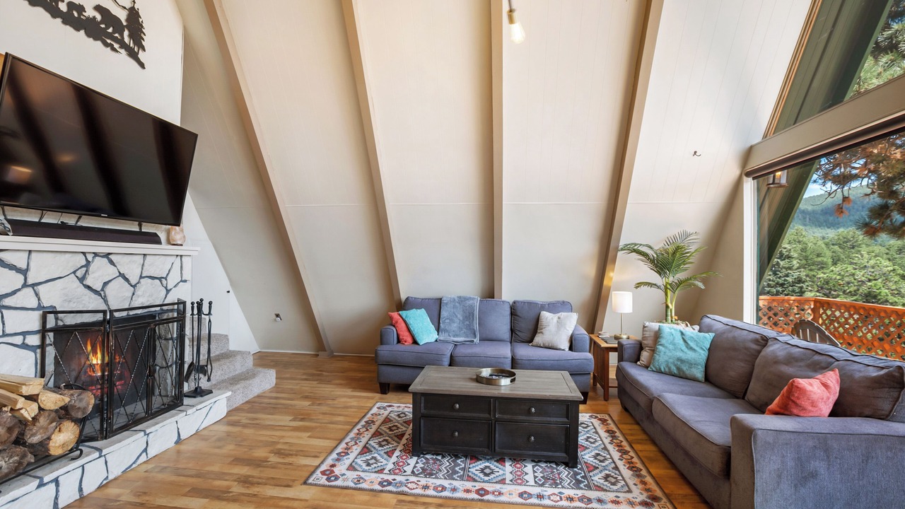 Photo of Livingroom in Woodland Park