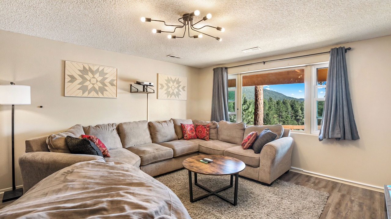 Photo of Livingroom in Woodland Park
