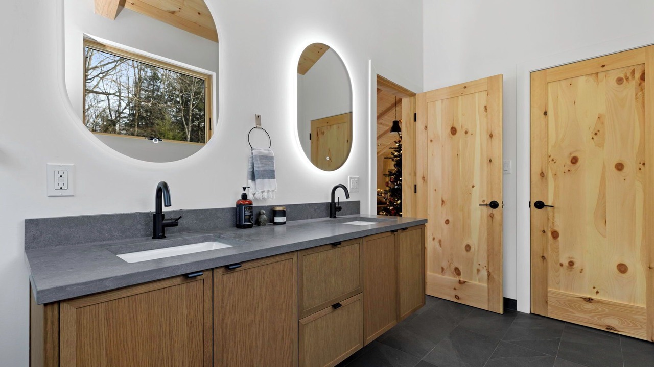Photo of Bathroom in Parry Sound