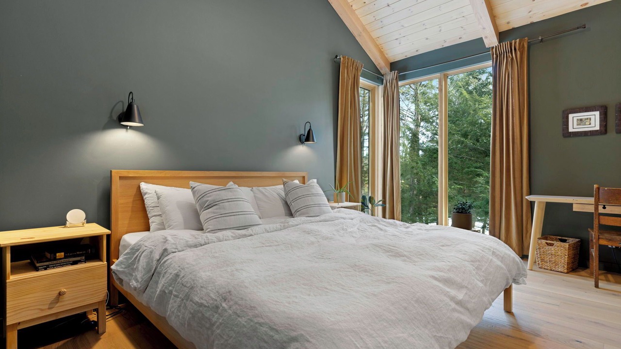 Photo of Bedroom in Parry Sound
