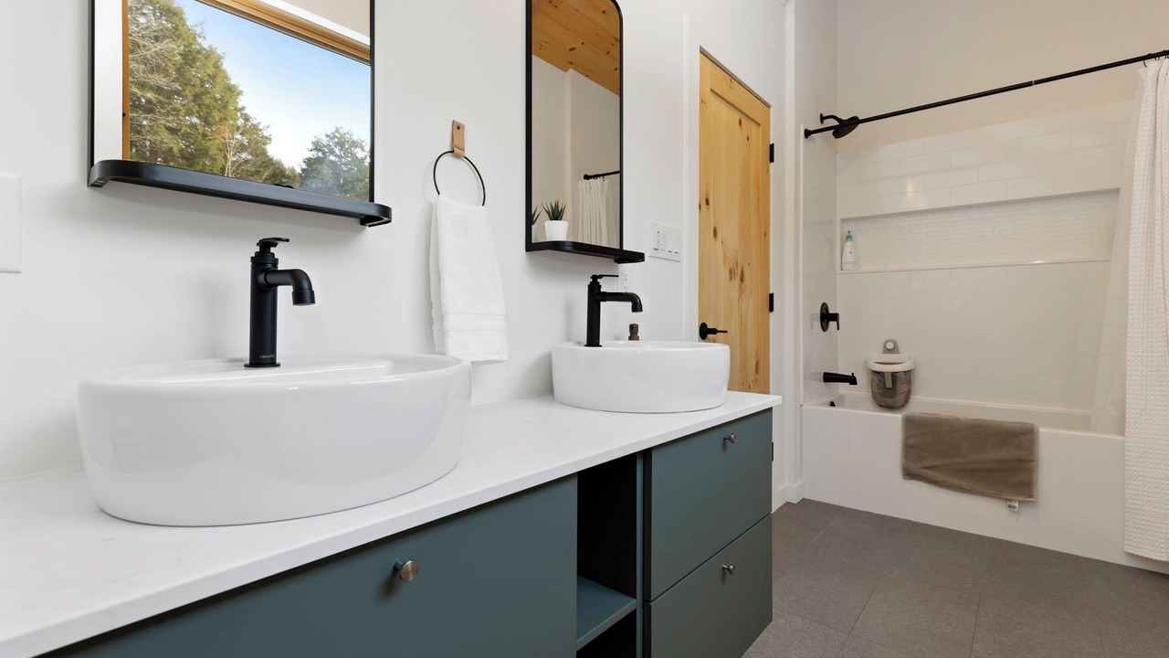 Photo of Bathroom in Parry Sound