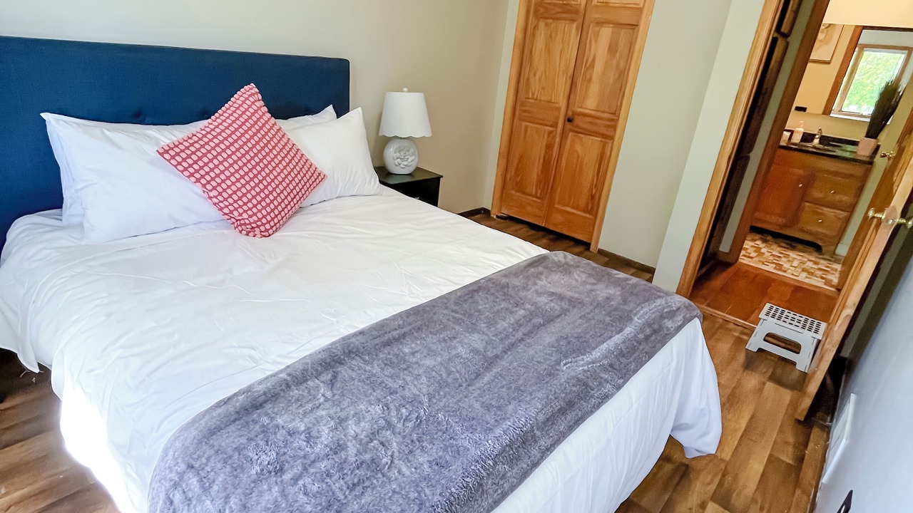 Photo of Bedroom in Maple Grove