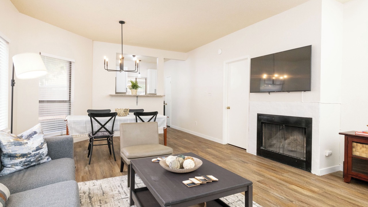 Photo of Livingroom in Euless